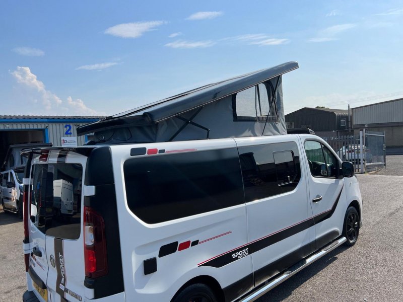 VAUXHALL VIVARO