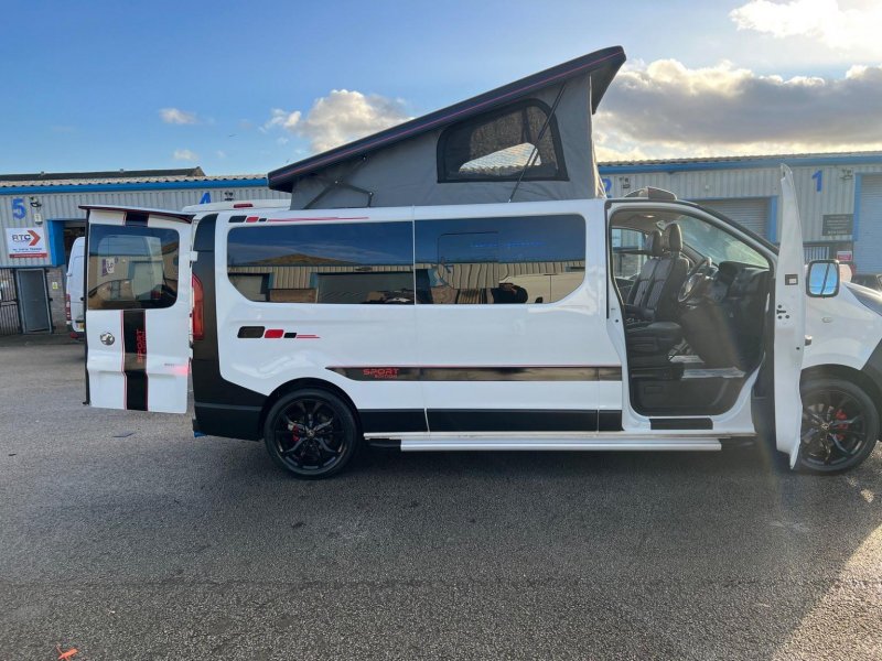 VAUXHALL VIVARO