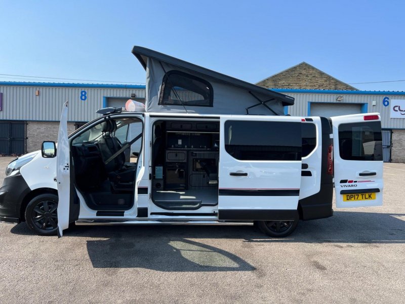 VAUXHALL VIVARO