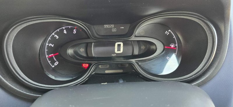 VAUXHALL VIVARO