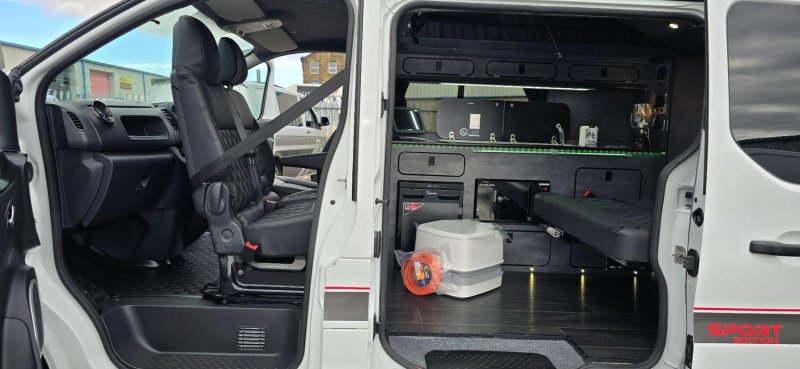 VAUXHALL VIVARO