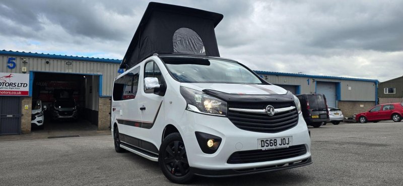 VAUXHALL VIVARO