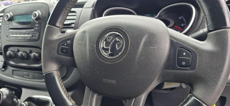 VAUXHALL VIVARO