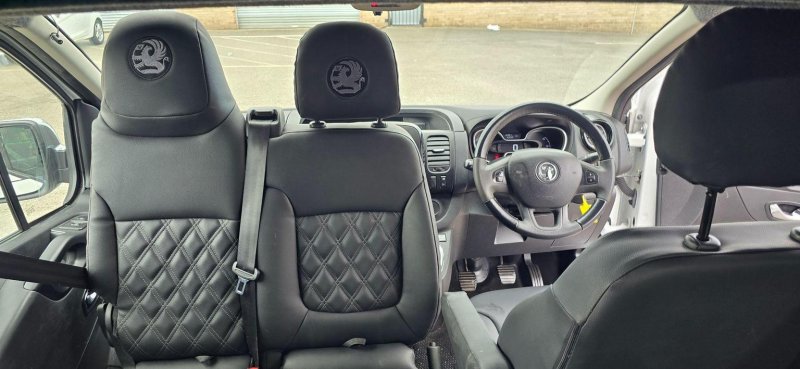 VAUXHALL VIVARO