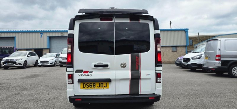 VAUXHALL VIVARO