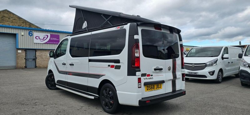 VAUXHALL VIVARO