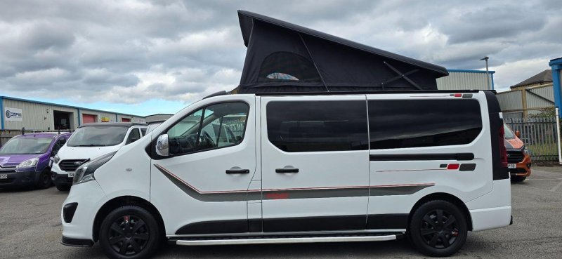 VAUXHALL VIVARO