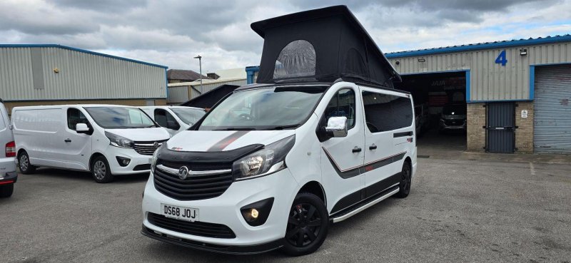 VAUXHALL VIVARO