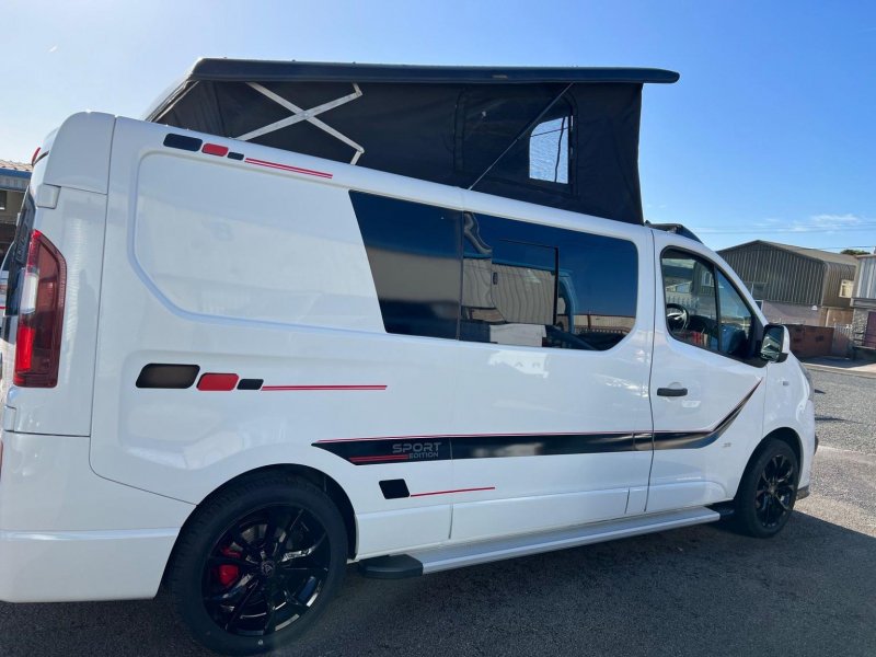 VAUXHALL VIVARO