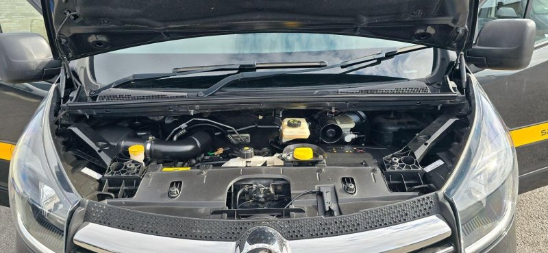 VAUXHALL VIVARO