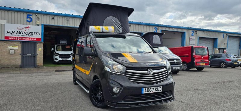 VAUXHALL VIVARO