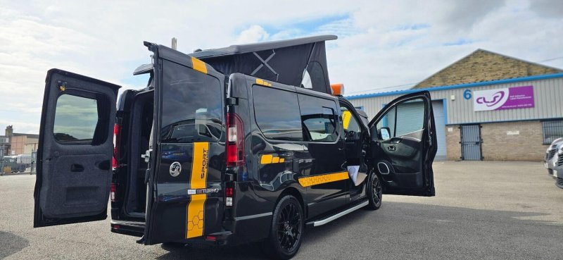 VAUXHALL VIVARO