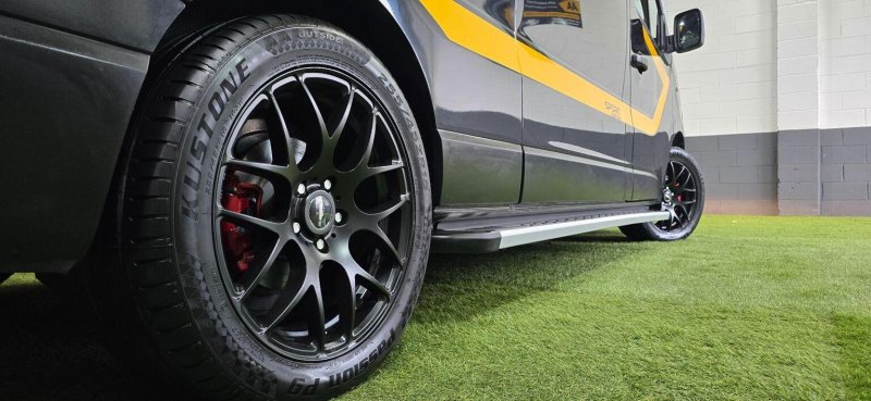 RENAULT TRAFIC