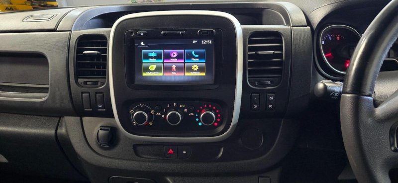 RENAULT TRAFIC