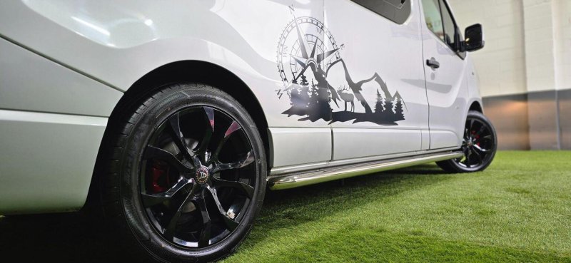 VAUXHALL VIVARO