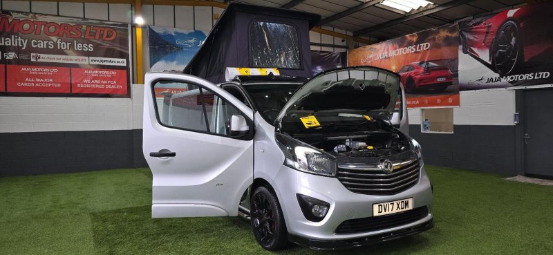 VAUXHALL VIVARO
