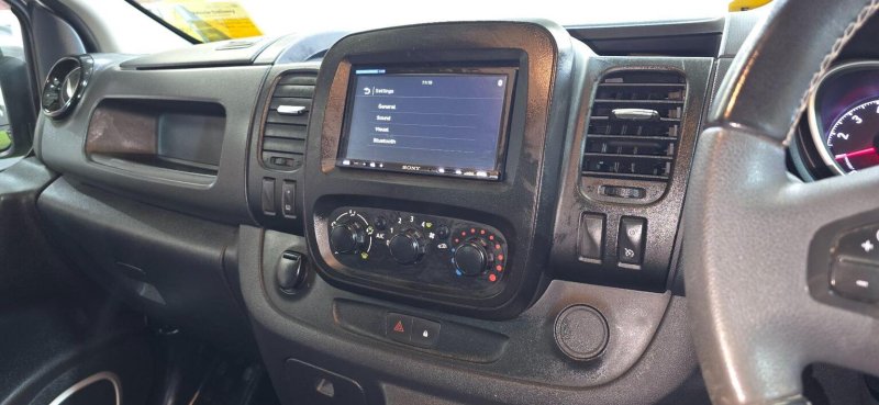 VAUXHALL VIVARO