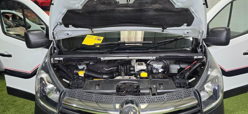 VAUXHALL VIVARO