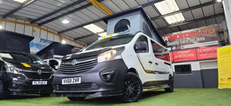 VAUXHALL VIVARO