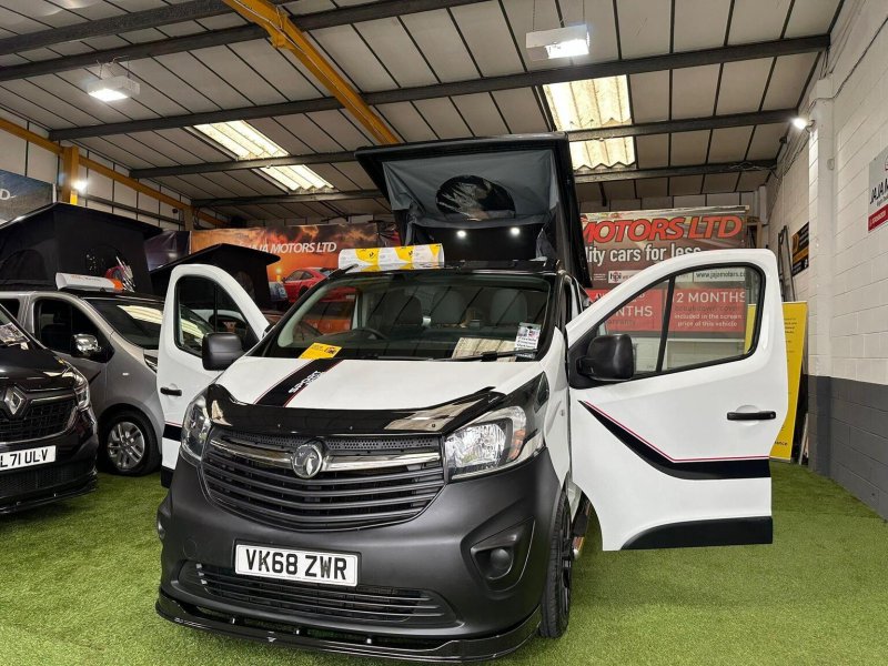 VAUXHALL VIVARO