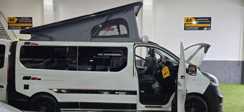 VAUXHALL VIVARO