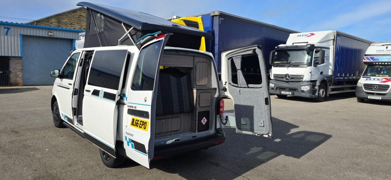 VOLKSWAGEN TRANSPORTER