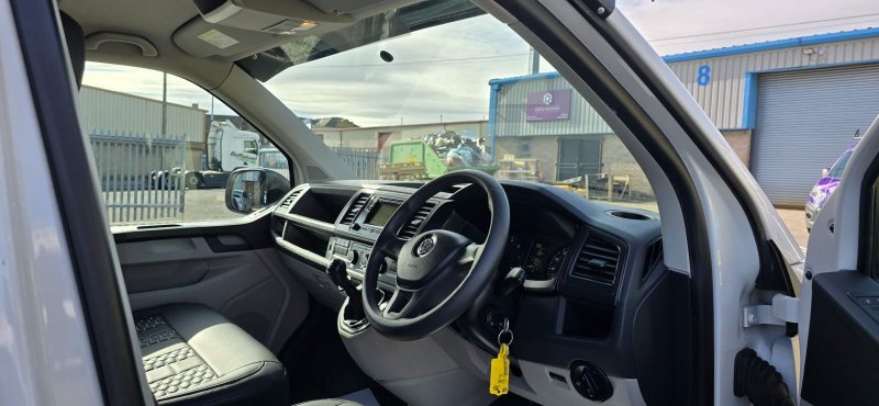 VOLKSWAGEN TRANSPORTER