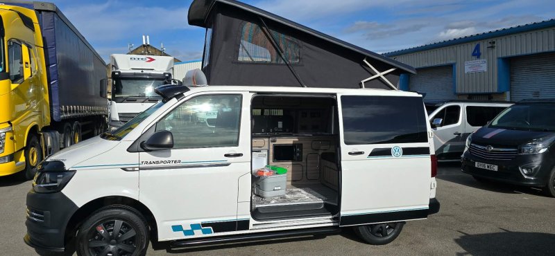 VOLKSWAGEN TRANSPORTER