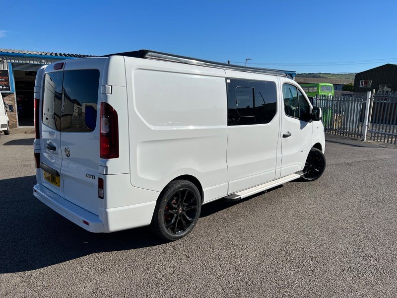 VAUXHALL VIVARO