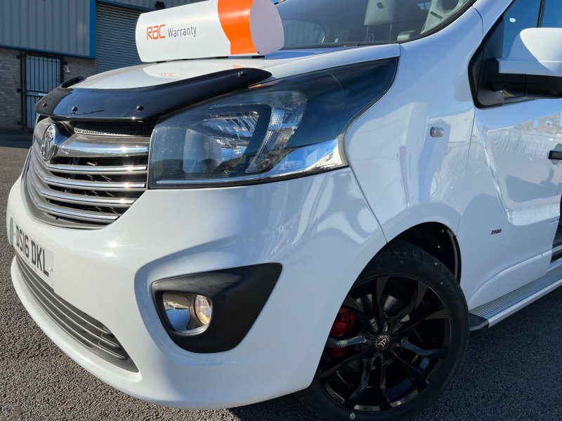VAUXHALL VIVARO
