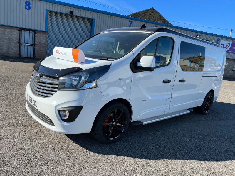 VAUXHALL VIVARO