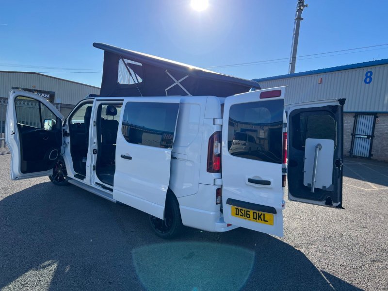 VAUXHALL VIVARO