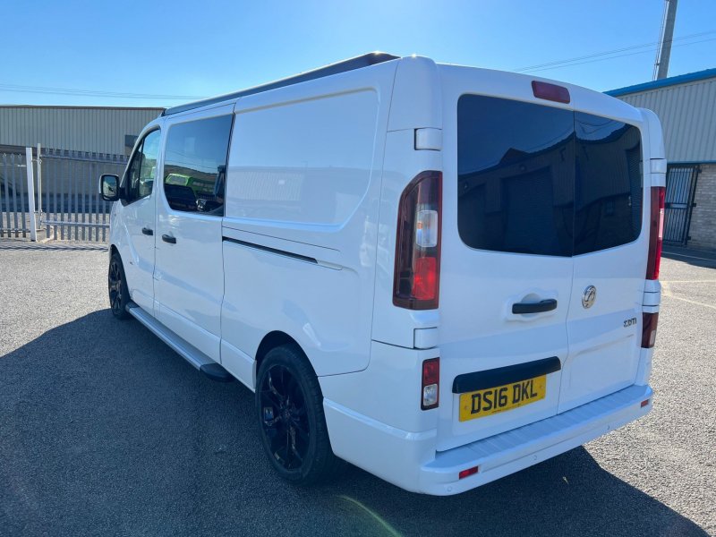 VAUXHALL VIVARO