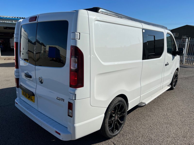 VAUXHALL VIVARO