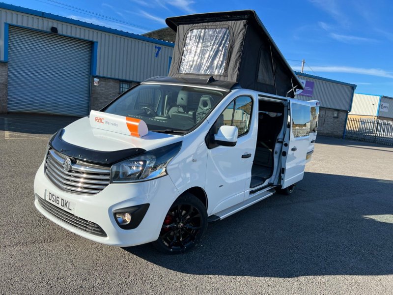 VAUXHALL VIVARO
