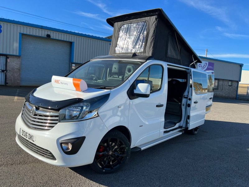 VAUXHALL VIVARO