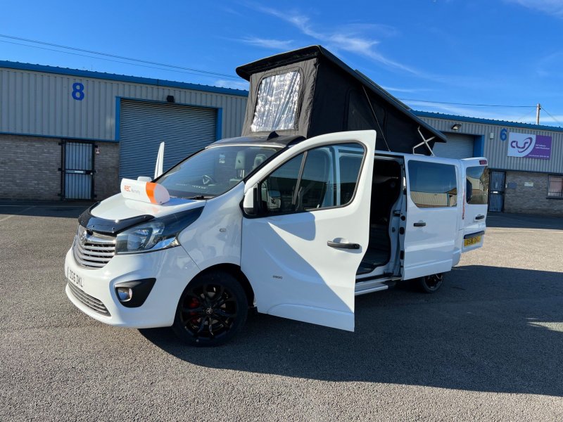 VAUXHALL VIVARO