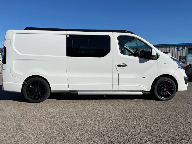 VAUXHALL VIVARO