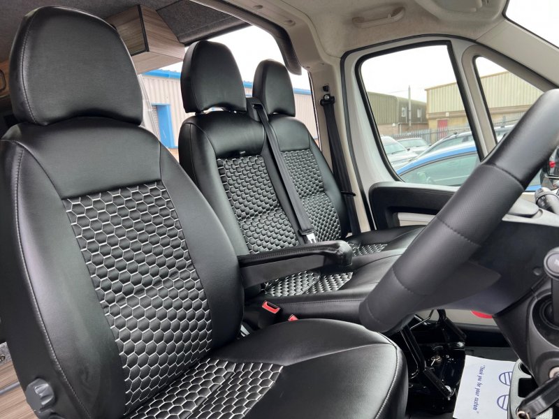 PEUGEOT BOXER