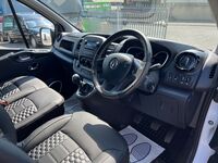 VAUXHALL VIVARO