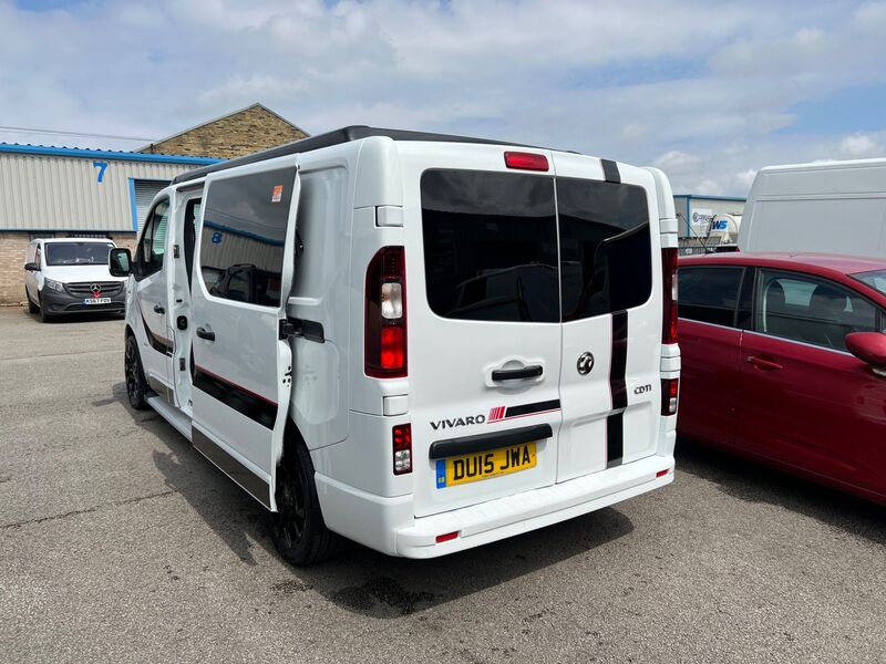 VAUXHALL VIVARO