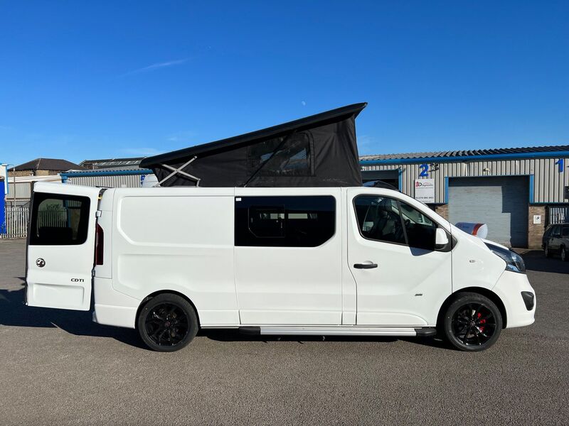 VAUXHALL VIVARO