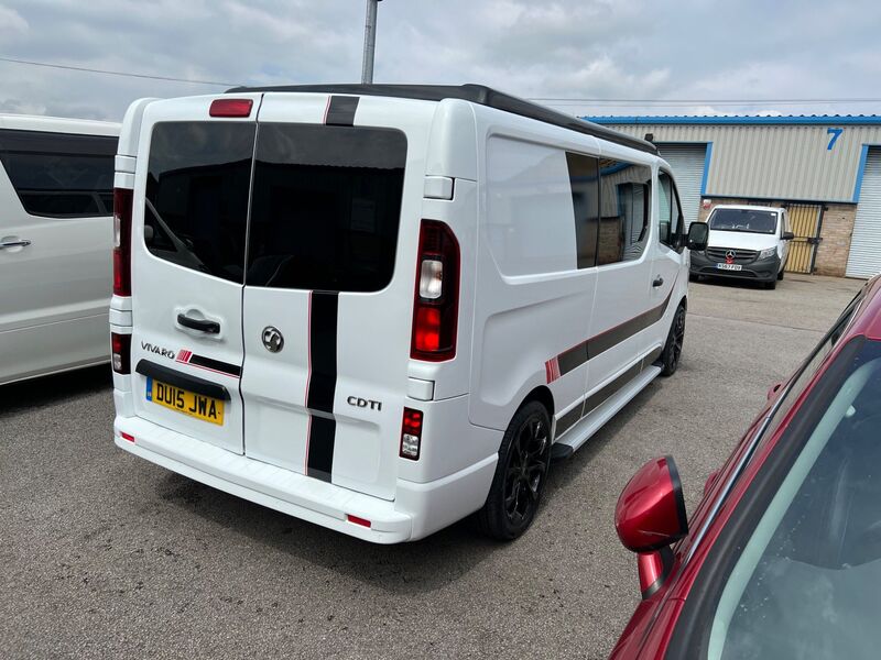 VAUXHALL VIVARO