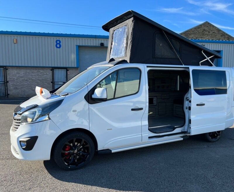 VAUXHALL VIVARO