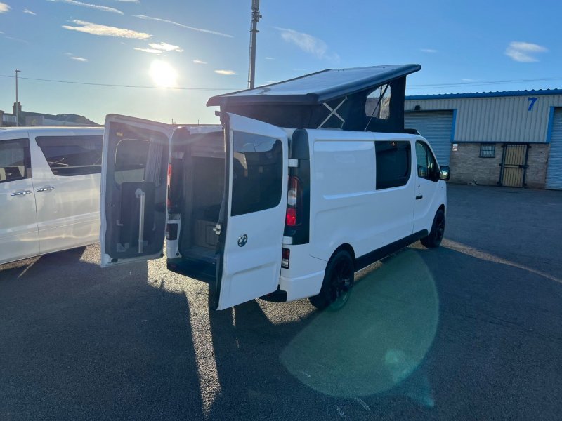 VAUXHALL VIVARO