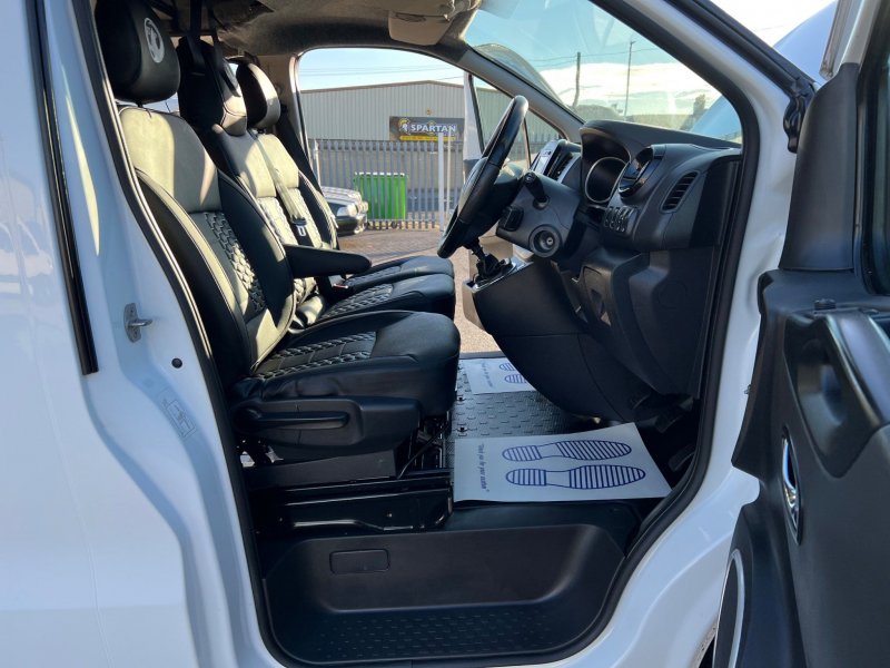 VAUXHALL VIVARO