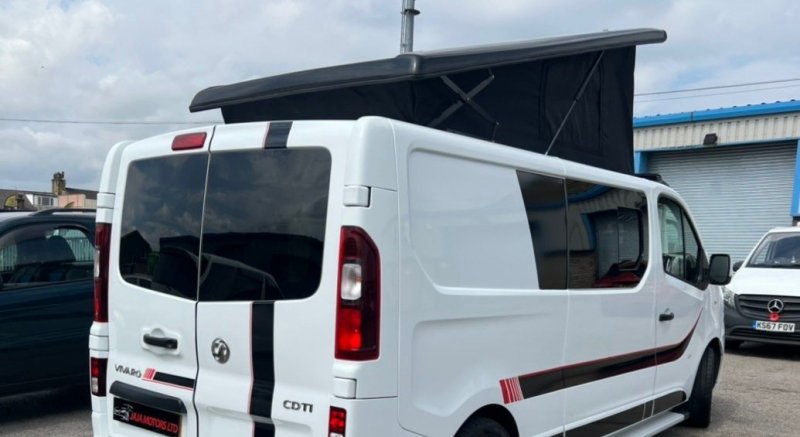 VAUXHALL VIVARO