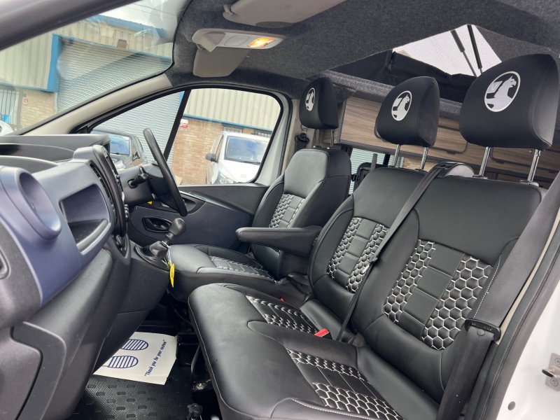 VAUXHALL VIVARO