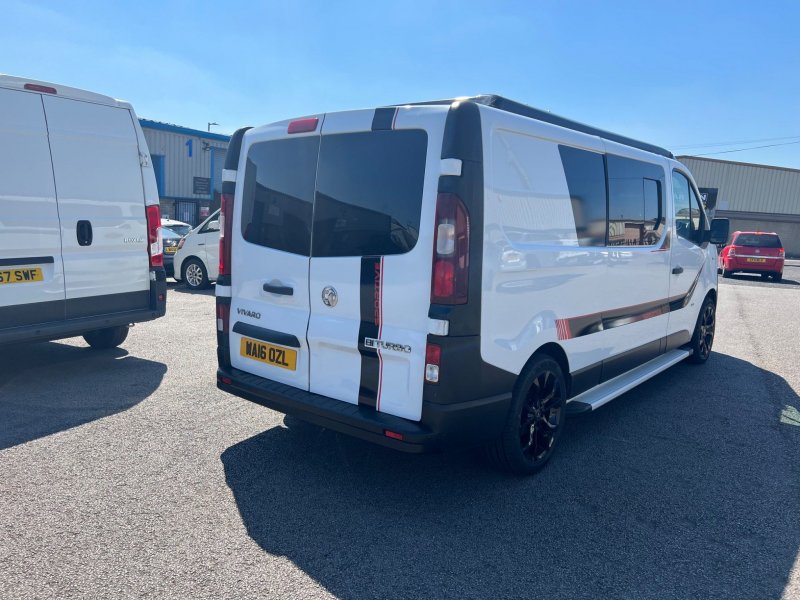 VAUXHALL VIVARO