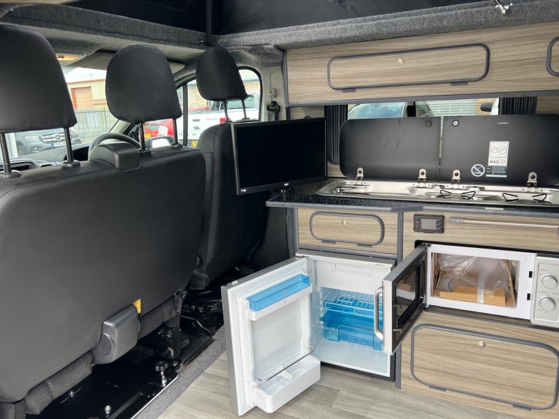 VAUXHALL VIVARO
